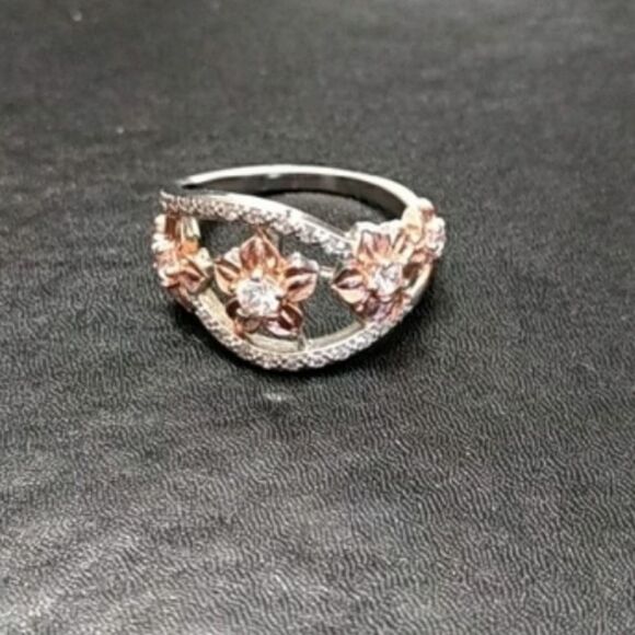 Sterling silver and rose gold flower ring size 7 - Picture 1 of 8